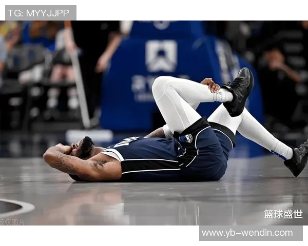 新赛季备战热潮来袭独行侠训练照展现浓眉冥想与弗拉格激情瞬间 新赛季备战热潮来袭独行侠训练照展现浓眉冥想与弗拉格激情瞬间