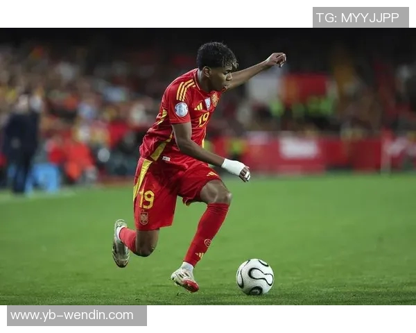 乌龙事件!图拉姆意外磕球阿塞拜疆门将失误助法国3-1领先