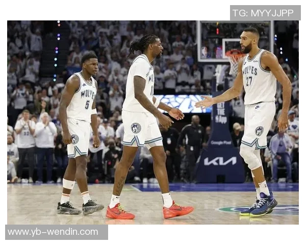 爱德华兹单场30次数达102次超越唐斯成为森林狼队史新纪录保持者 爱德华兹单场30次数达102次超越唐斯成为森林狼队史新纪录保持者