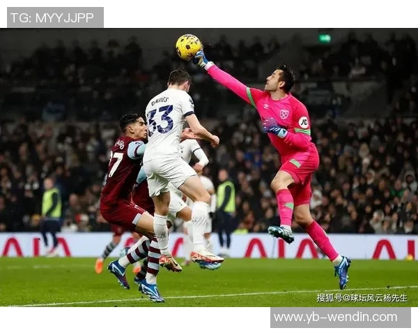 维纳尔杜姆轻松突破防线巧妙破门助球队逆转局势 维纳尔杜姆轻松突破防线巧妙破门助球队逆转局势